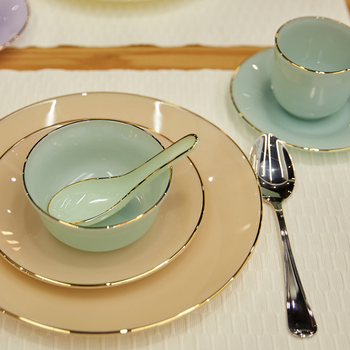 چینی پیرکس آمریکاییmp